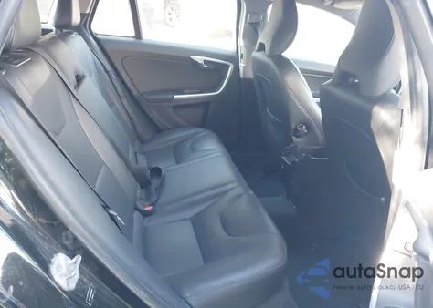 2015 Volvo V60 T5 Premier из США, поврежденный, VIN YV1612SB9F1201376